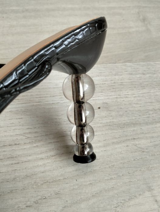 Босоножки на шнуровке