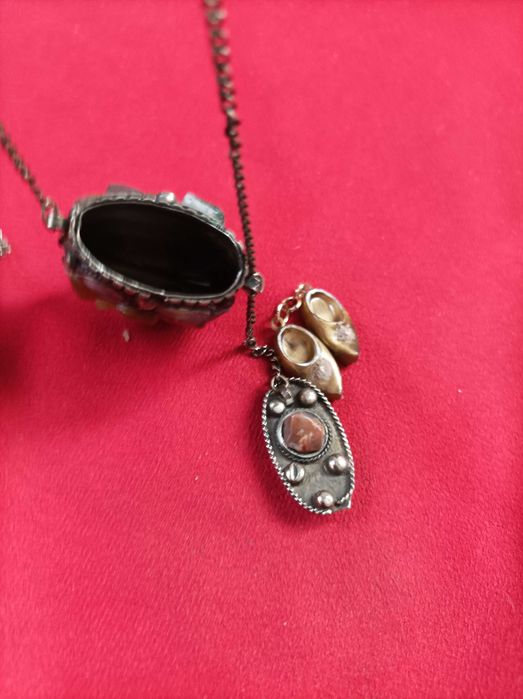 Cutiuță veche foarte frumoasa