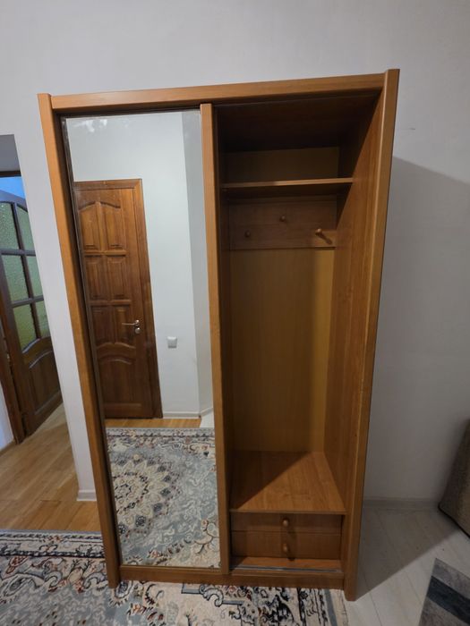 Продам шкаф Прихожию есть доставка