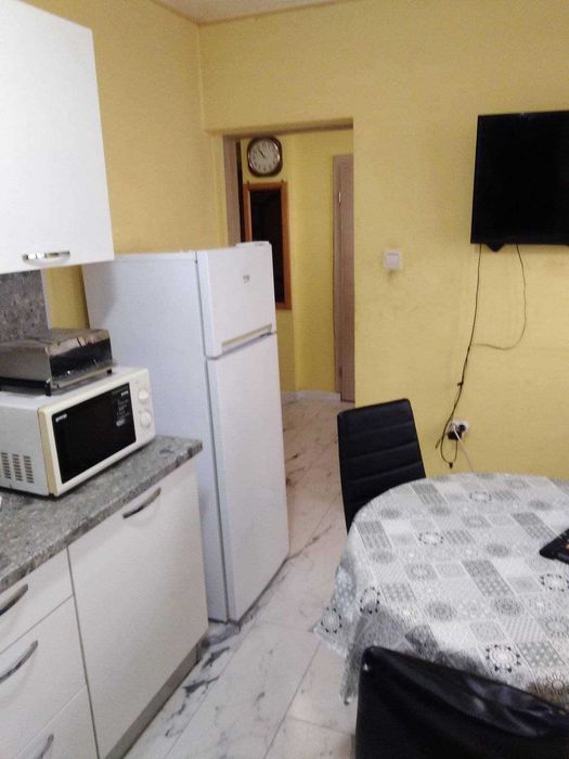 Дава се под наем Тристаен апартамент в Бургас, Възраждане - 94 кв.м за 350 € - Снимка #2