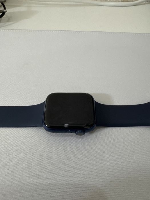 Apple watch series 6.