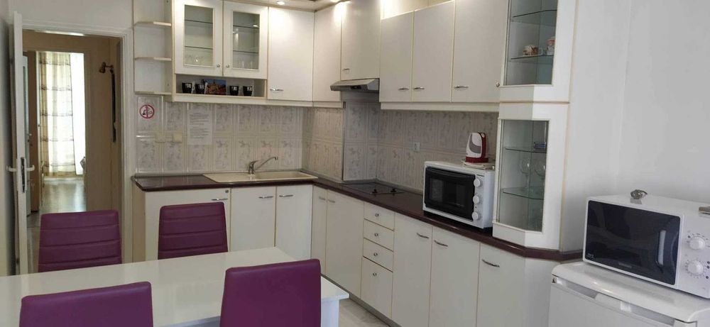 Дава се под наем Тристаен апартамент в Варна, Център - 65 кв.м за 612 € - Снимка #1