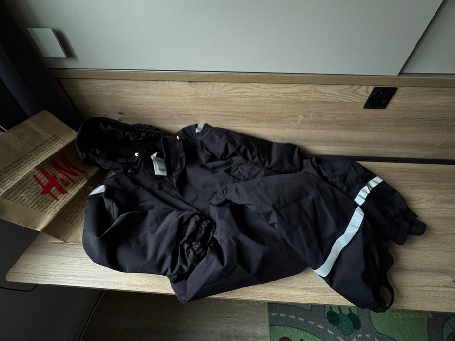 Costum/Combinezon/Salopta ski copii H&M original nou