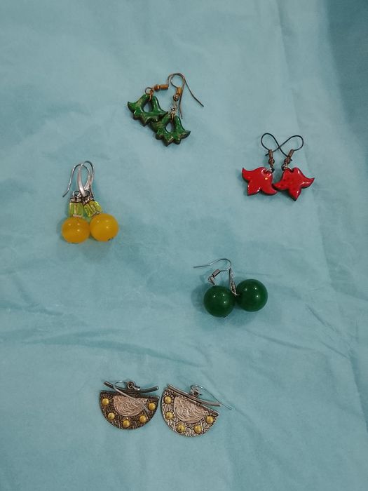 Серьги разные 5 пар. Цена за всё!!