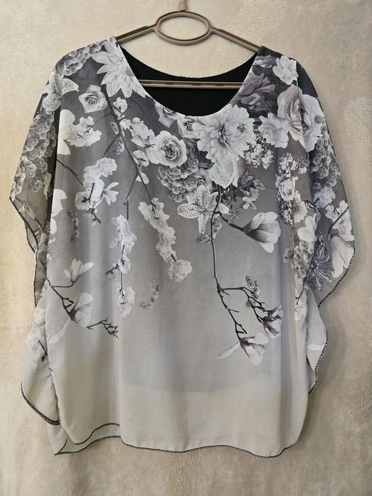 Tricou lejer inflorat