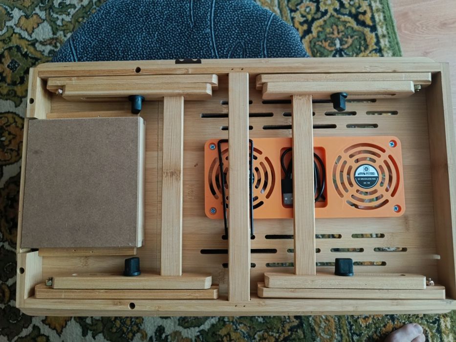 Столик подставка для ноутбука