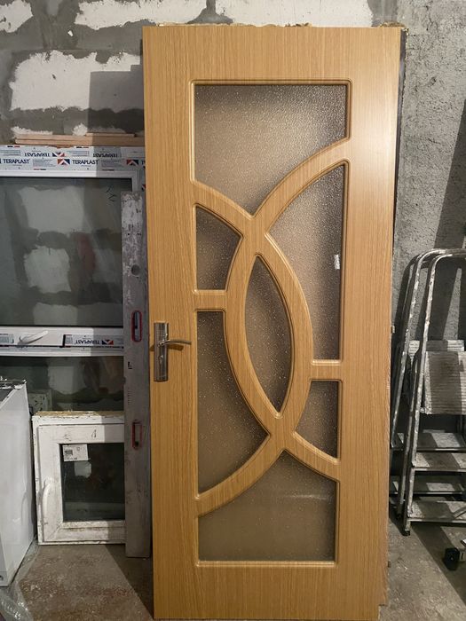 4usi de apartament..in stare foarte buna