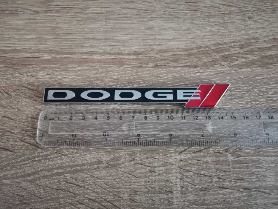 черна емблема за решетка Додж Dodge