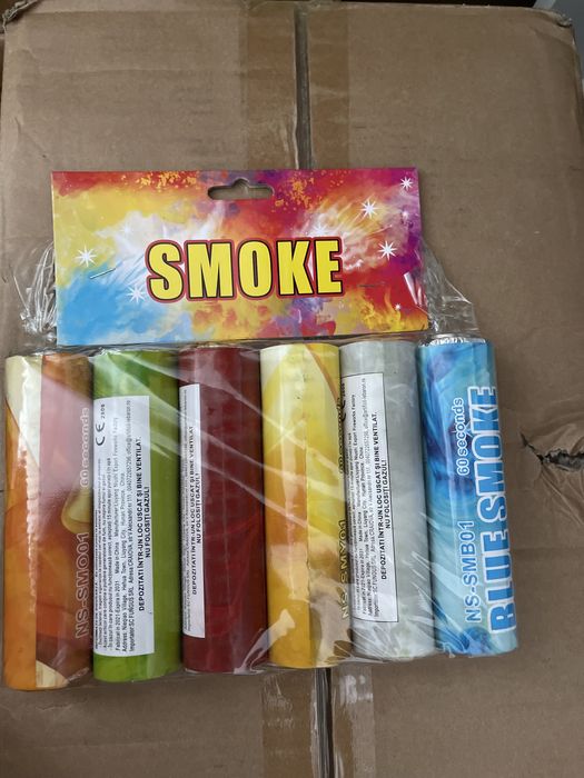 Fumigene multicolore sedinte foto torte stadion