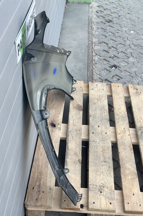 Ляв калник AUDI Q7 4M