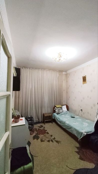 Beruni metro 3/6/9 balkon 2:6 90km2 joyi zor engi lift qoyilgan