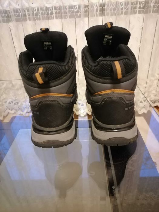 Чисто нови Мъжки туристически обувки водоустойчиви 42 номер