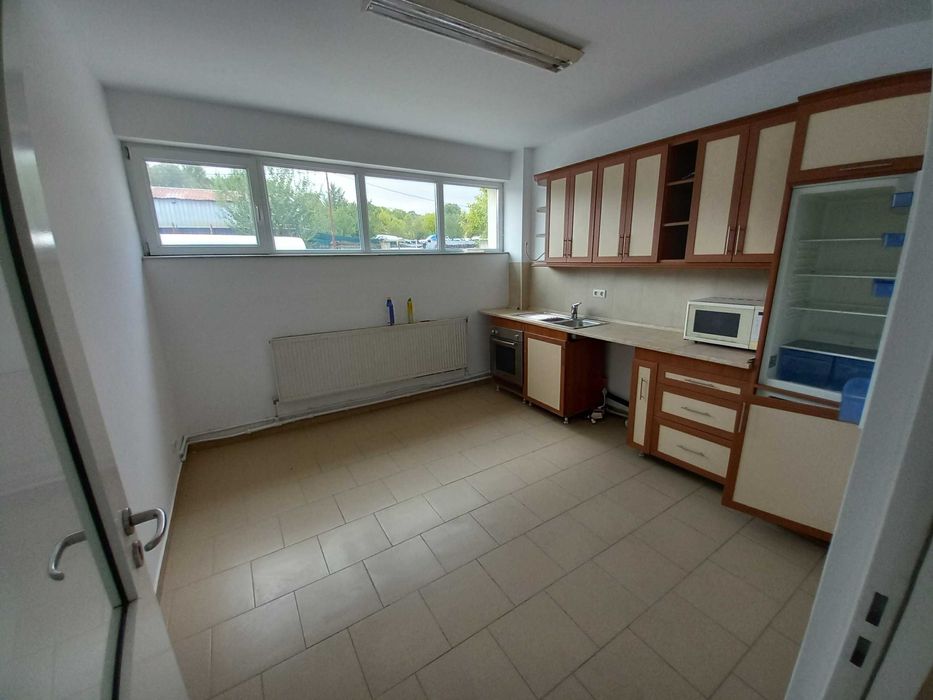 Дава се под наем Промишлена сграда в Разград, Бели Лом - 2765 кв.м за 5000 € - Снимка #14