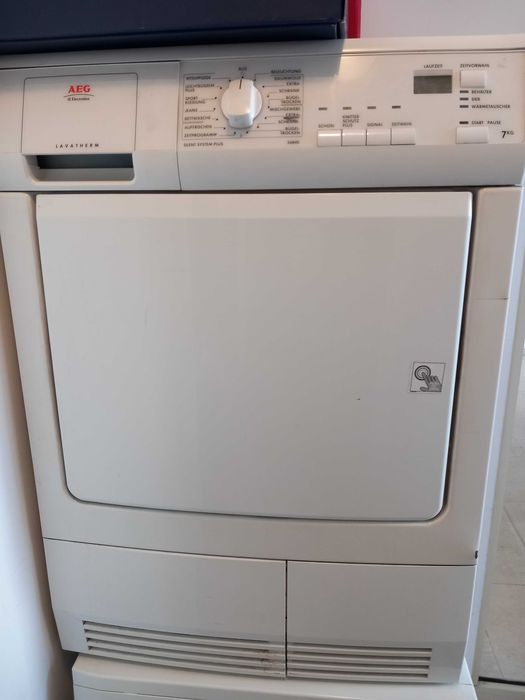 Сушилна машина AEG