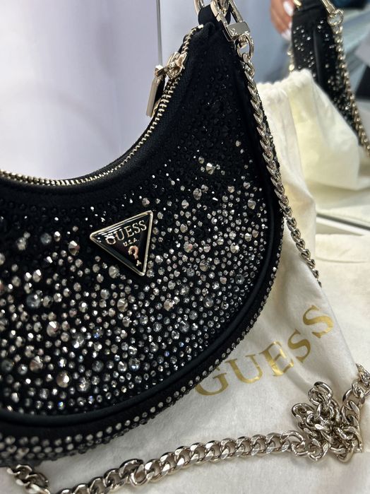 Лимитирана оригинална дамска чанта Guess с камъни