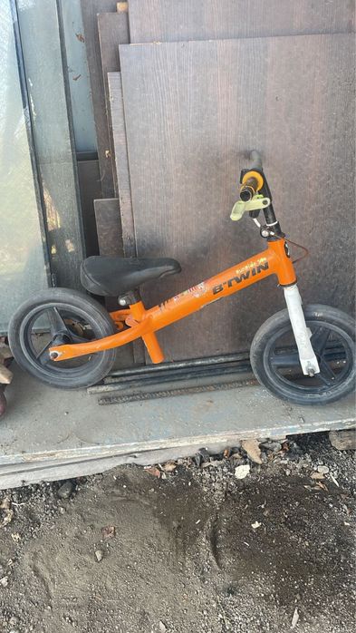 Продам срочно беговел