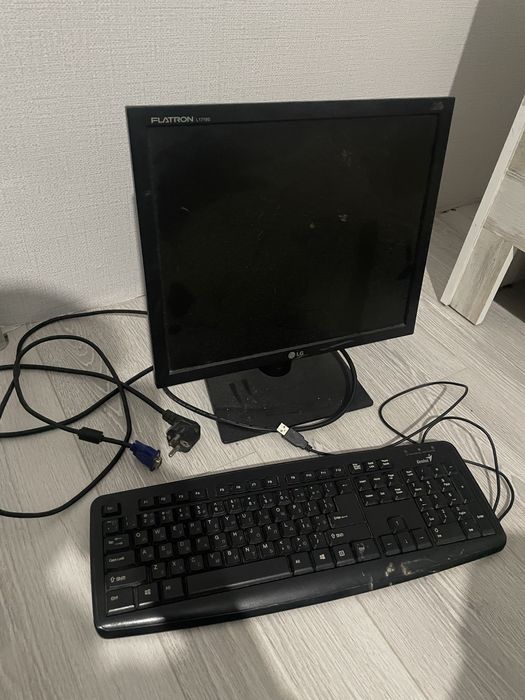 Монитор LG и клавиш