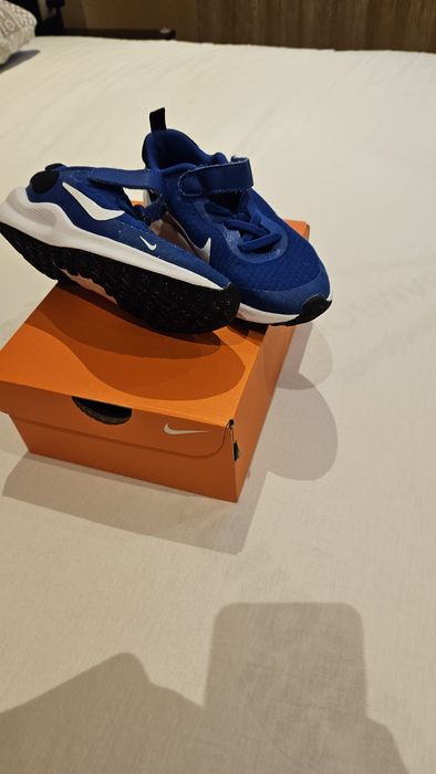 Маратонки Nike  revolution 7