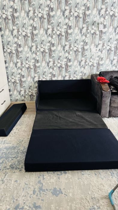 Безкаркасный диван