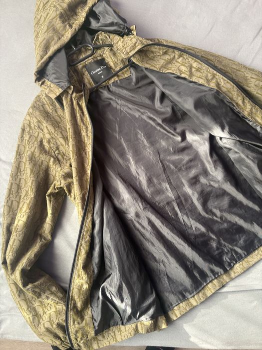 Ветровка на Christian Dior