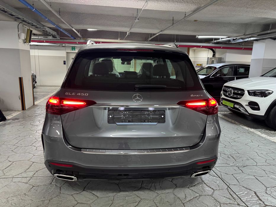 GLE 450 SUV Graphite gray on black
