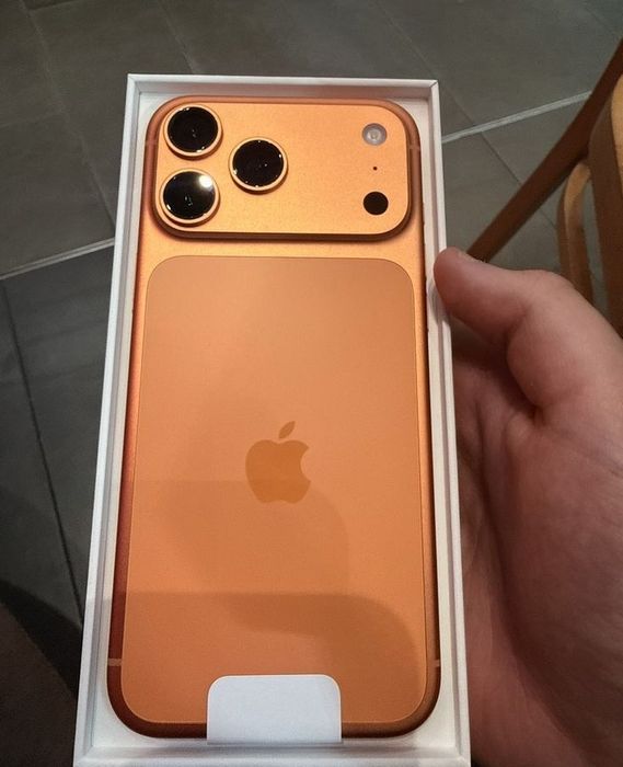 iPhone 17 pro,б/у