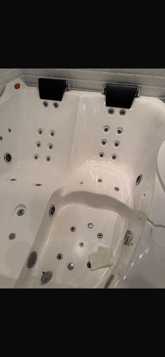 Продам джакузи вместимость на 2 человека