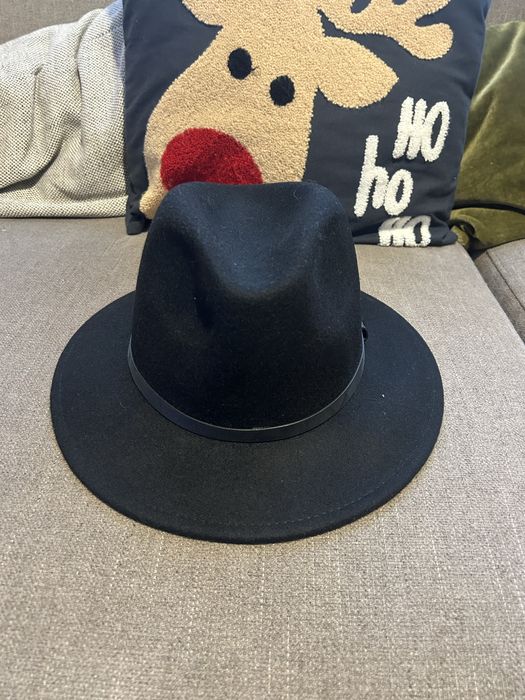 Palarie lana Zara  noua