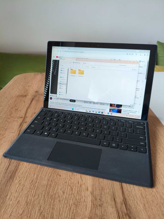 Microsoft Surface Pro 7 - i5-1035G4, 8GB RAM 256GB NVMe