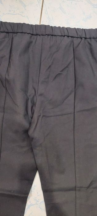 Pantalonii dama 40 Mango