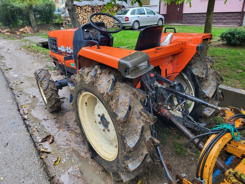 Kubota GL 25   5500eur sau schimb cu unul mai mare tot Kubota