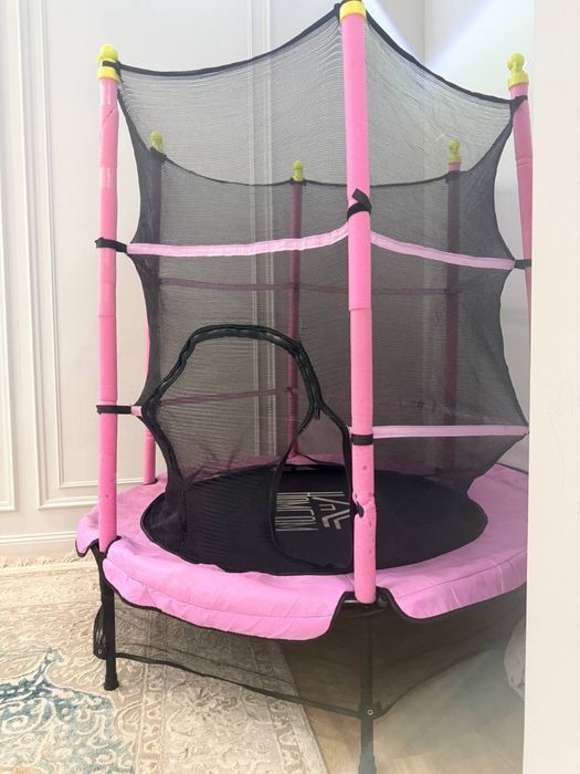 Детский батут розовый