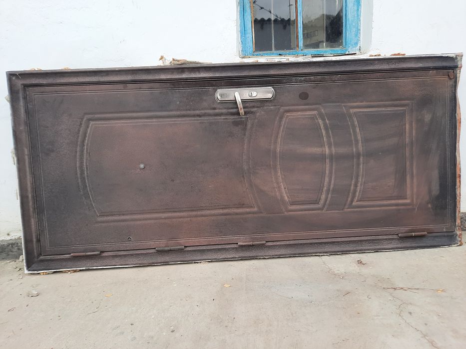 Продается дверь наружная