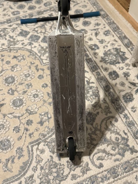 продам трюкавой самокат