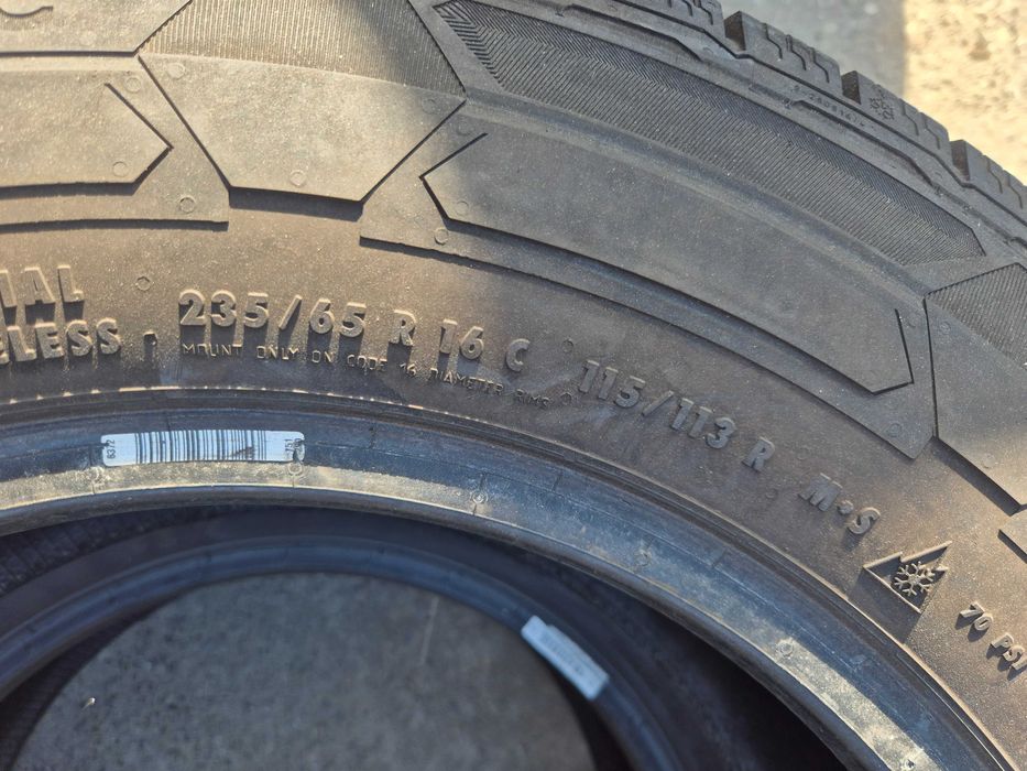 2 Anvelope de IARNA - 235/65/16C 115/113R - Continental VAN Winter - Stare F BUNA - DOT 2022 !