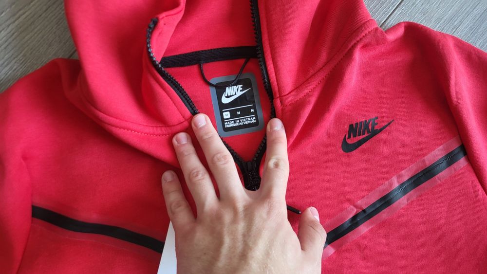 Hanorac Nike Tech Roșu