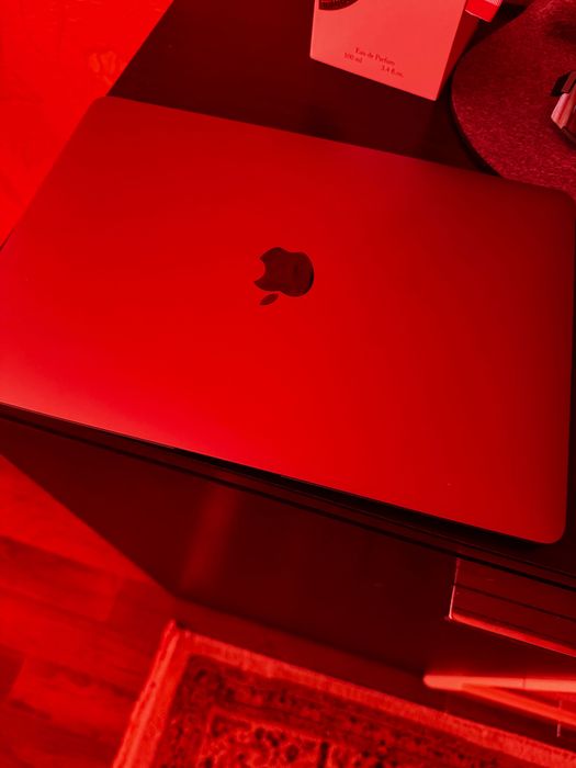 Продам MacBook Air 13 2020