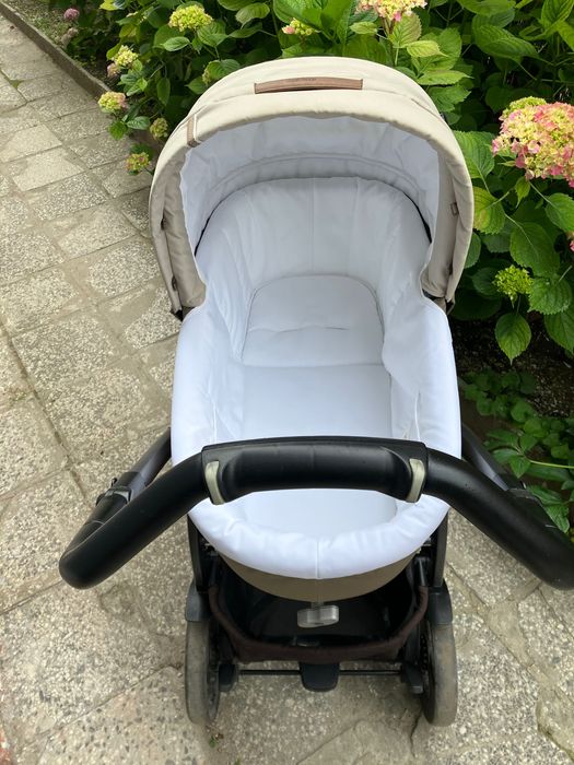 Бебешка бежова количка Peg Perego