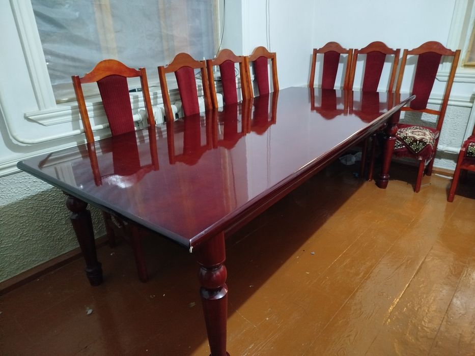 Stol stul na 12 person