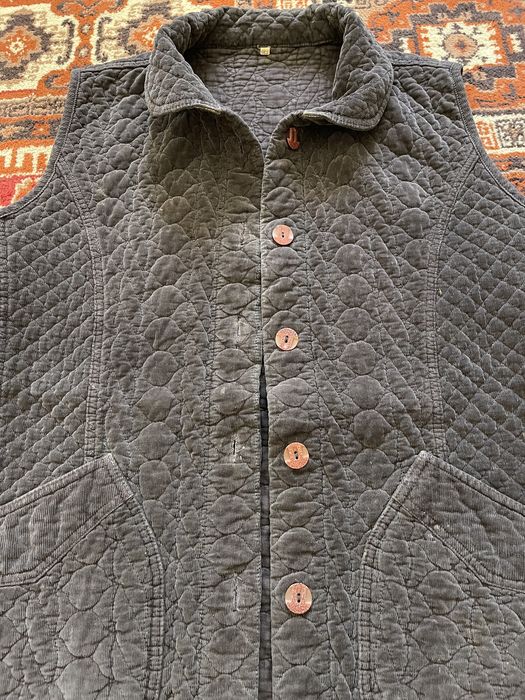 Продам жилетку безрукавку