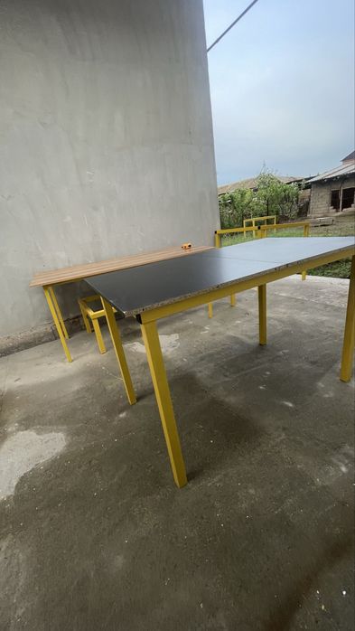 Стол   качественный.  для    дома