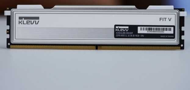 Рам Памет Klevv Fit V Ceramic White 32GB Kit, DDR5-6000, CL28-36-36-76