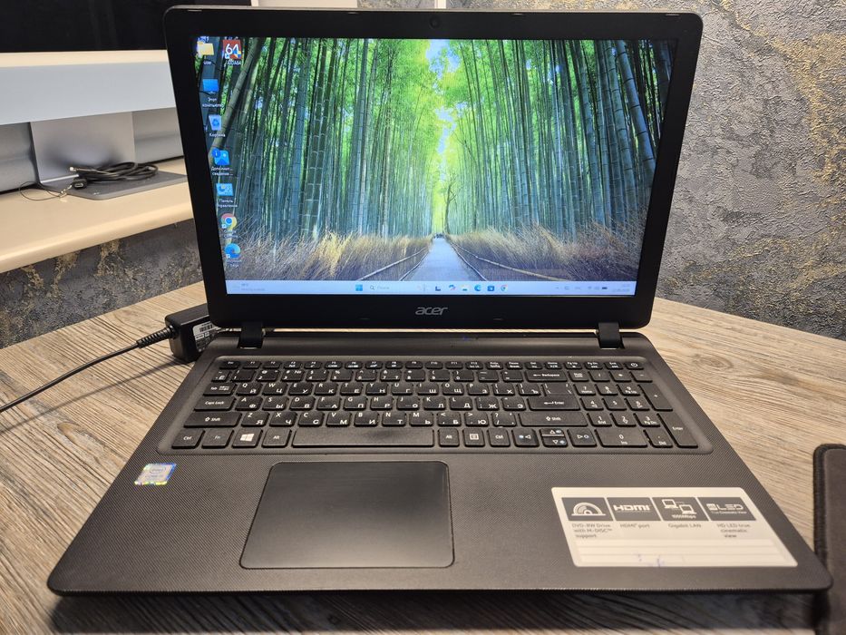 Ноутбук Acer Corei5 Для работы потянет многие программы