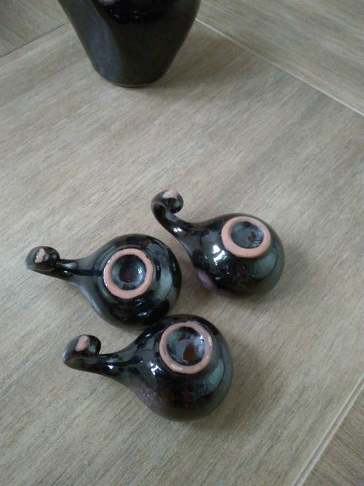 Стара керамична гланцирана каничка с чашки