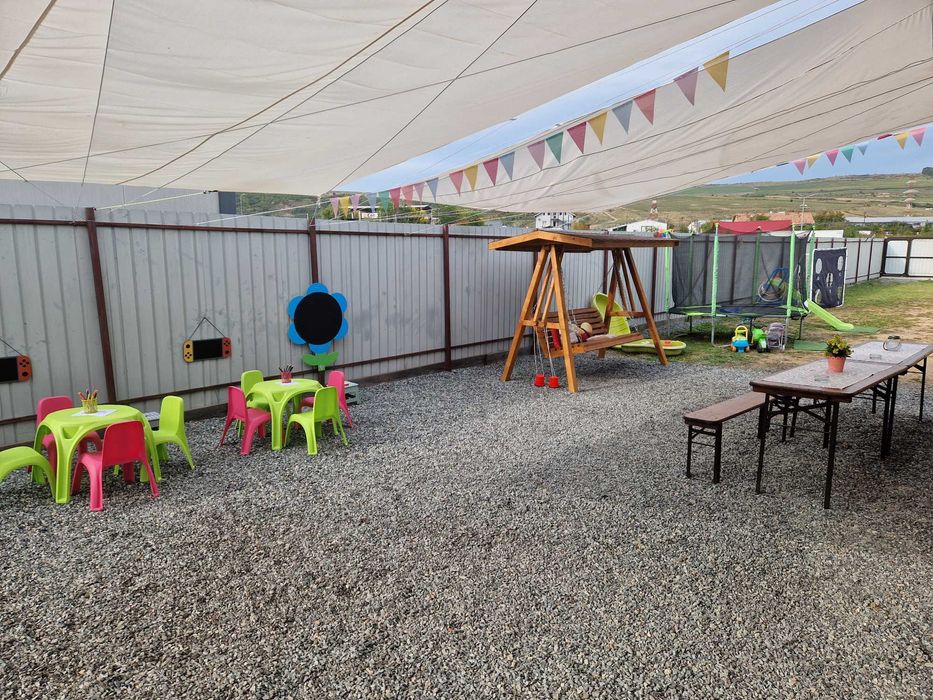 Inchiriez grădină cu foisor petreceri