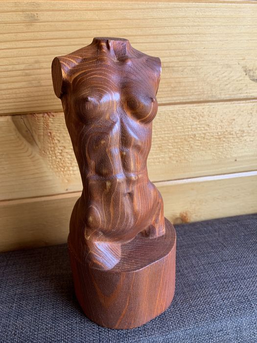 Склуптури, пластики, статуетки и дърворезби