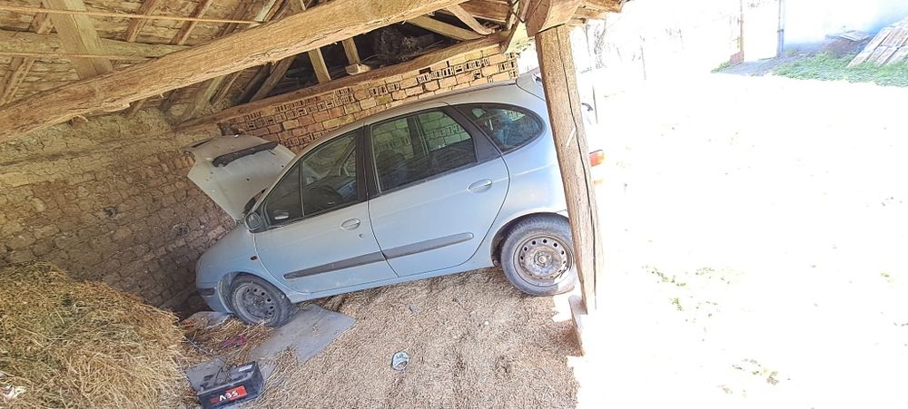 Renault Scenic 1.9DCİ 102к.с. ЦЯЛ НА ЧАСТИ