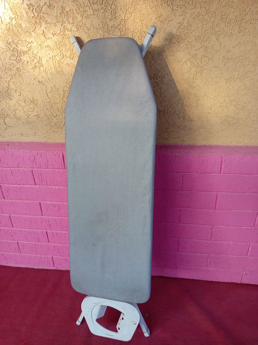 Гладильная доска .