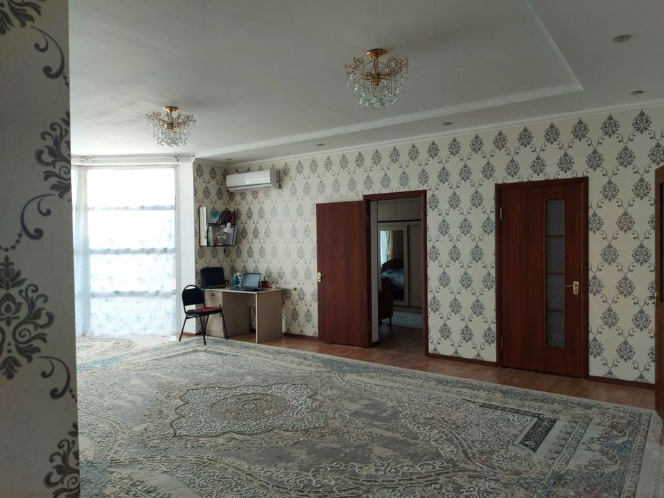 Тұрланда Екі этажды үй сатылады, Тез арада