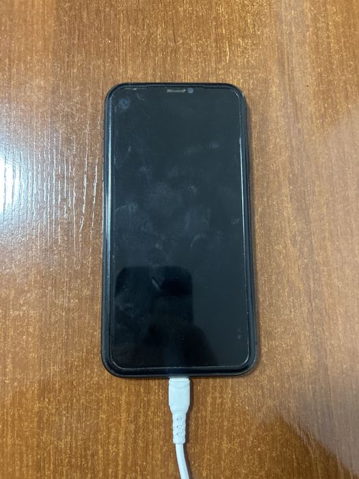 Продаю Айфон XR состояние хорошее